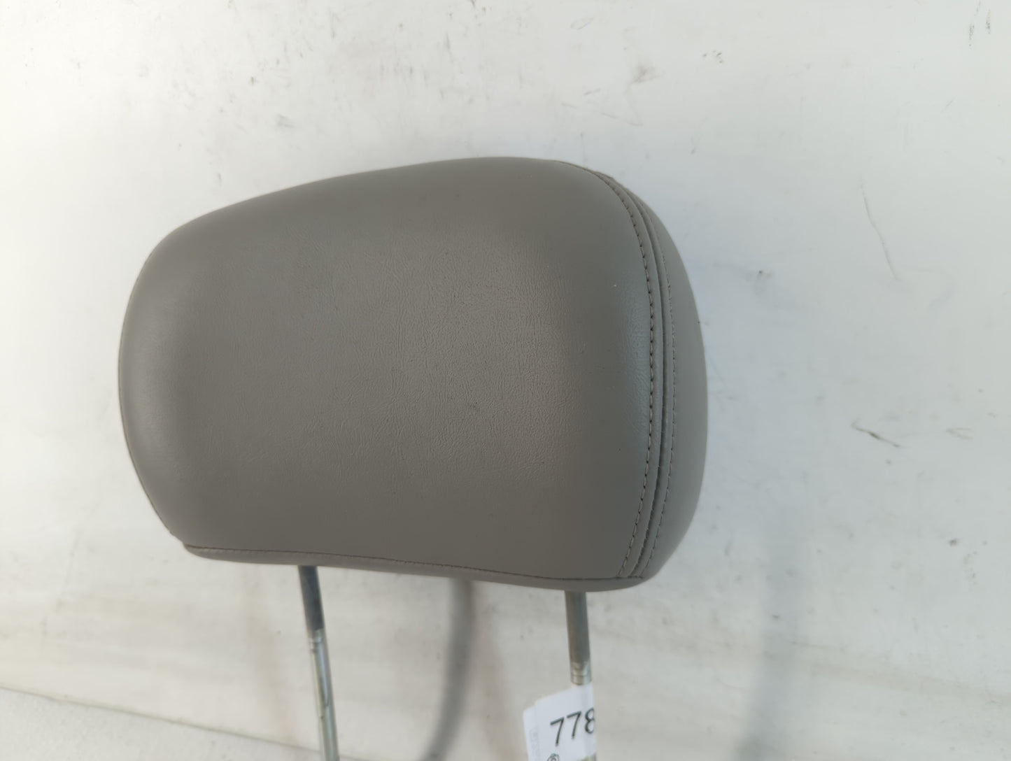 2005-2006 Chevrolet Trailblazer Ext Headrest Head Rest Front Driver Passenger Seat Fits Fits 2005 2006 2007 2008 2009 OEM Us