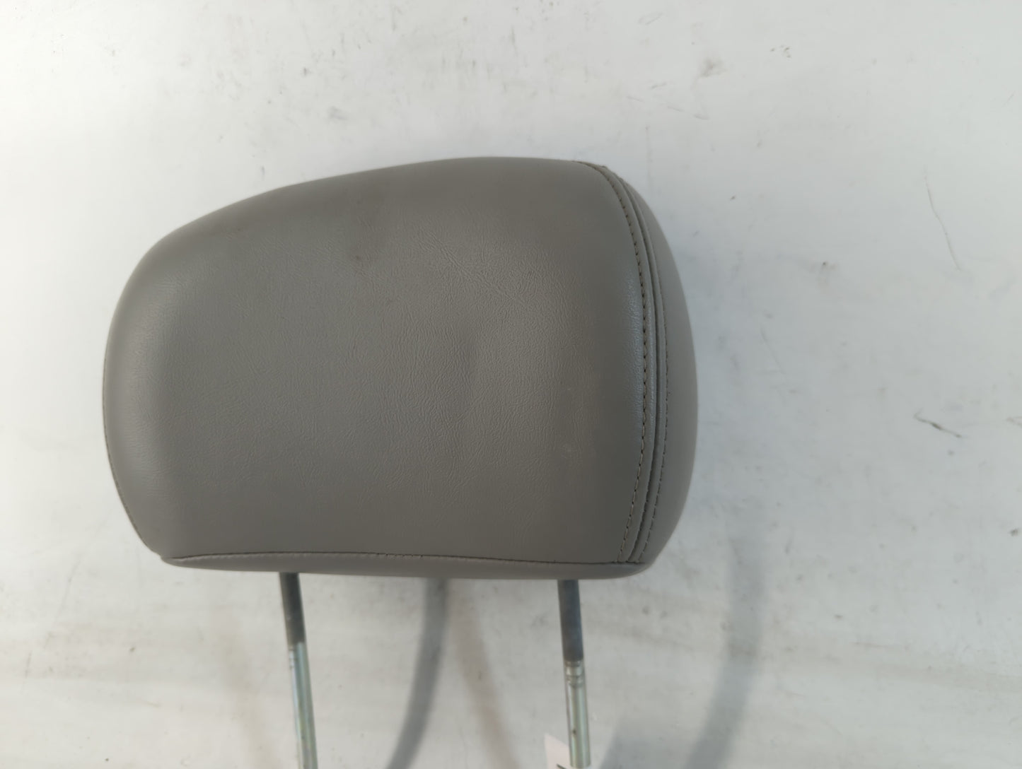 2005-2006 Chevrolet Trailblazer Ext Headrest Head Rest Rear Seat Fits Fits 2005 2006 2007 2008 2009 OEM Used Auto Parts - Oe
