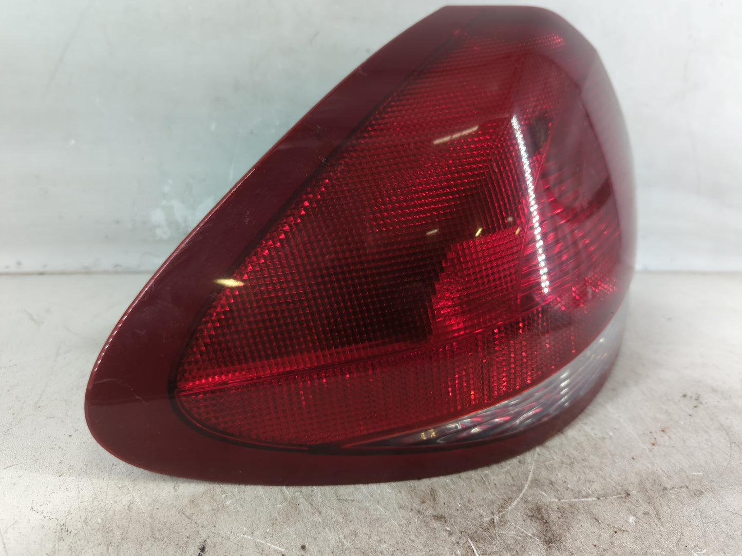 2005 Chevrolet Traverse Tail Light Assembly Passenger Right OEM P/N:4F1X-13441-A Fits OEM Used Auto Parts - Oemusedautoparts
