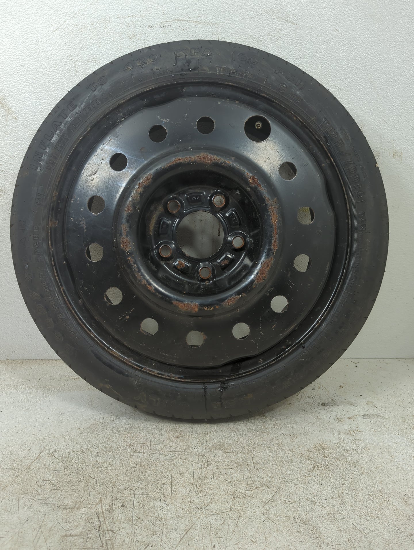 2005-2005 Chevrolet Uplander Spare Donut Tire Wheel Rim Oem - Oemusedautoparts1.com