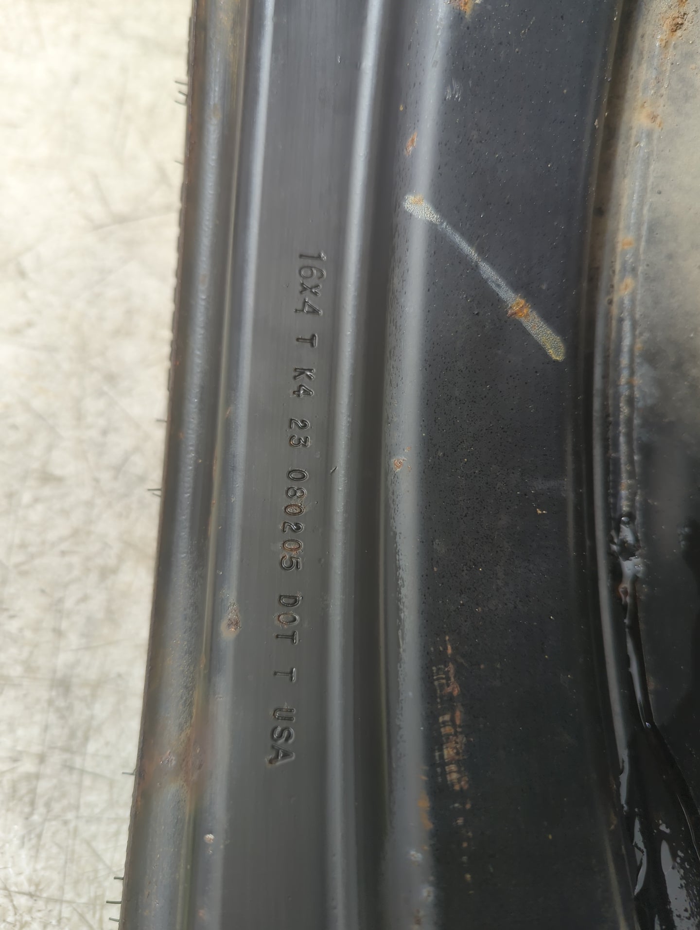 2005-2005 Chevrolet Uplander Spare Donut Tire Wheel Rim Oem - Oemusedautoparts1.com