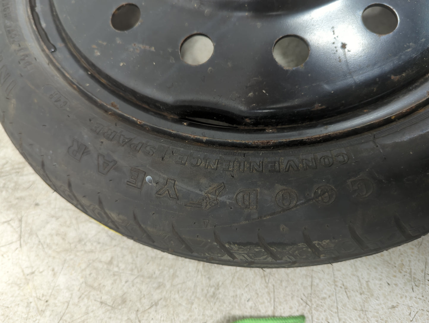 2005-2005 Chevrolet Uplander Spare Donut Tire Wheel Rim Oem - Oemusedautoparts1.com