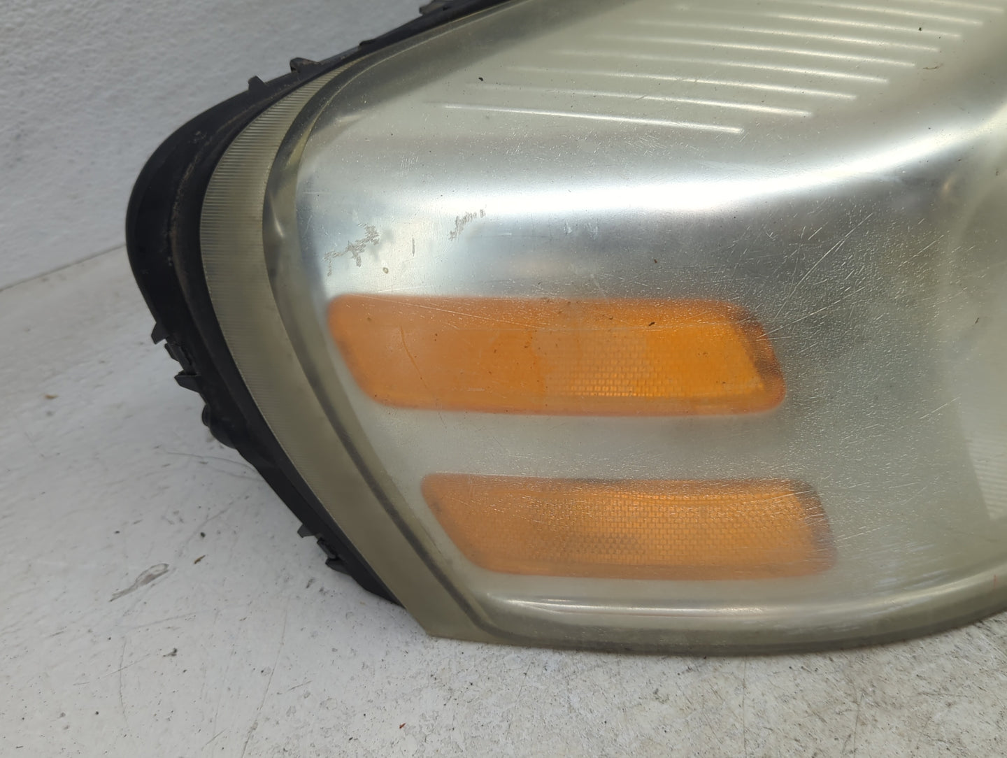2005 Chevrolet Uplander Passenger Right Oem Head Light Headlight Lamp - Oemusedautoparts1.com