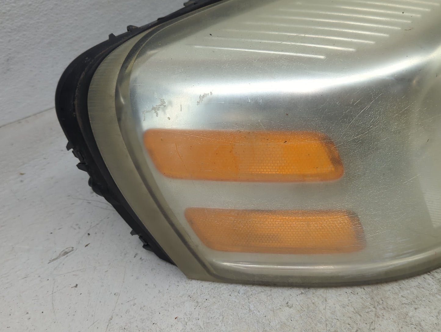 2005 Chevrolet Uplander Passenger Right Oem Head Light Headlight Lamp - Oemusedautoparts1.com