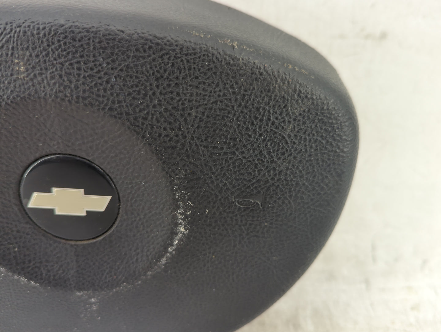 2005-2006 Chevrolet Uplander Air Bag Driver Left Steering Wheel Mounted - Oemusedautoparts1.com