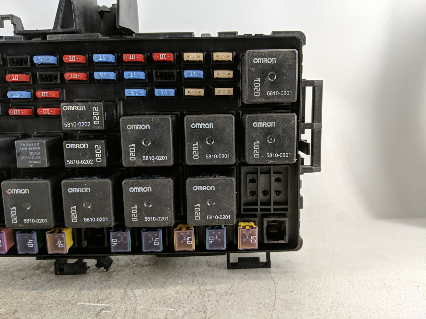 2005-2009 Chevrolet Uplander Fusebox Fuse Box Panel Relay Module P/N:15272681 Fits Fits 2005 2006 2007 2008 2009 OEM Used Au