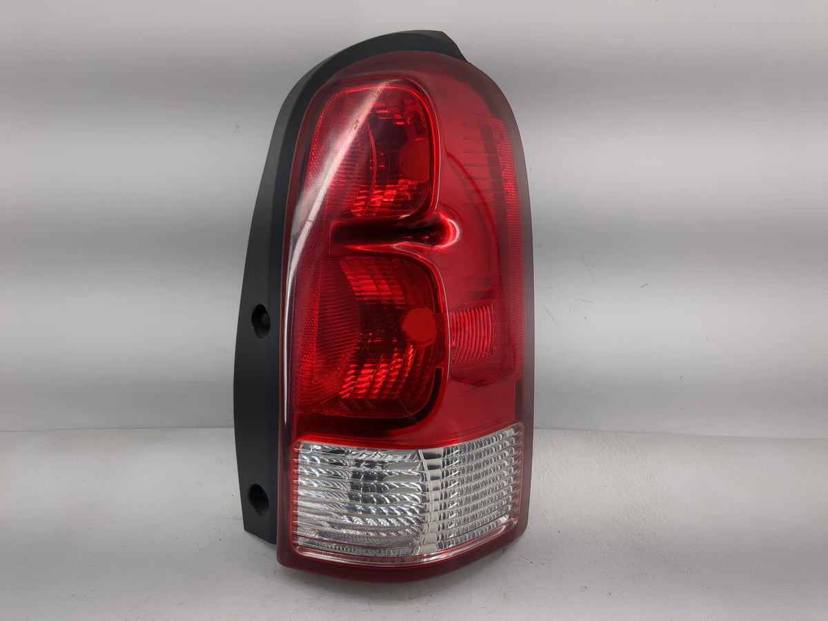 2005 Chevrolet Uplander Tail Light Assembly Passenger Right OEM P/N:249720 Fits Fits 2006 2007 2008 2009 OEM Used Auto Parts