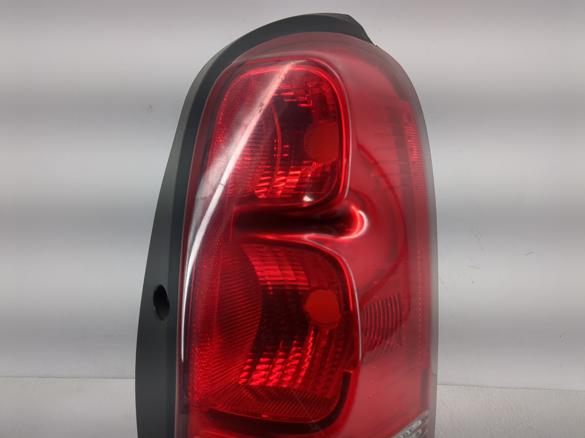2005 Chevrolet Uplander Tail Light Assembly Passenger Right OEM P/N:249720 Fits Fits 2006 2007 2008 2009 OEM Used Auto Parts
