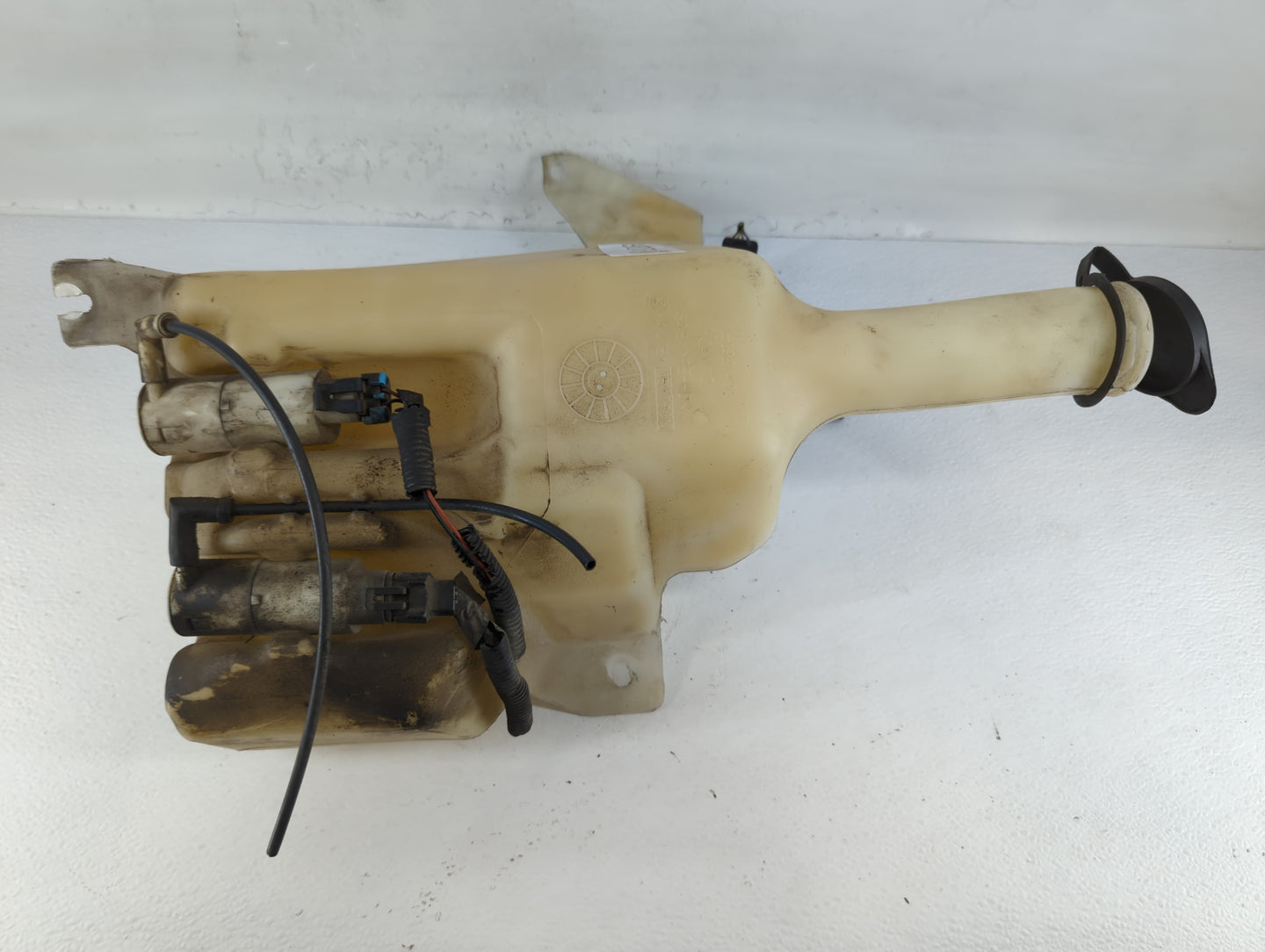2005 Chevrolet Uplander Radiator Coolant Overflow Expansion Tank Bottle 695073 - Oemusedautoparts1.com