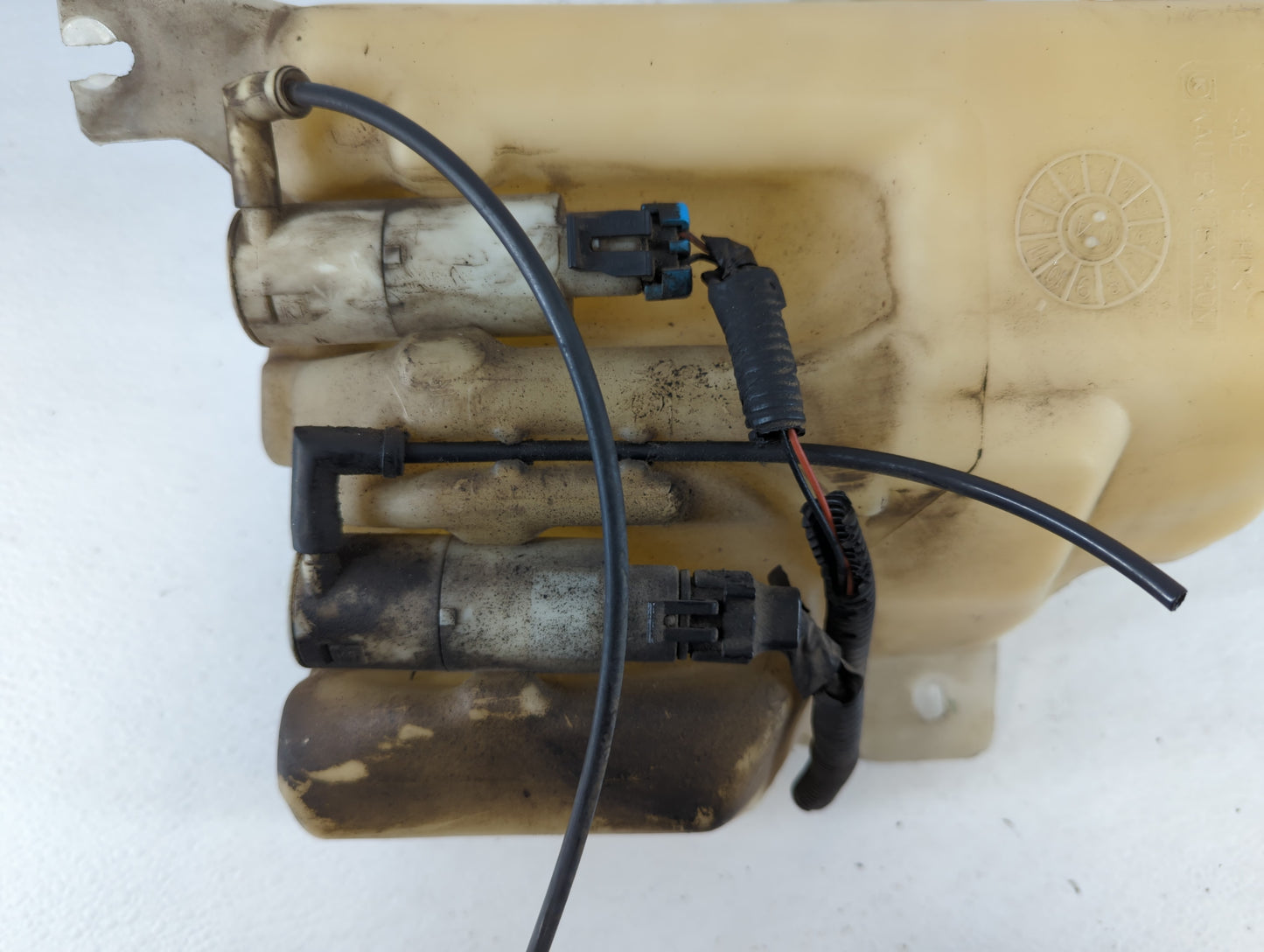 2005 Chevrolet Uplander Radiator Coolant Overflow Expansion Tank Bottle 695073 - Oemusedautoparts1.com