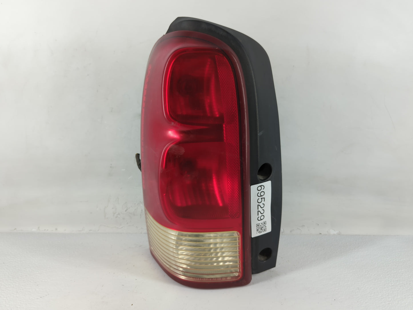 2005-2009 Chevrolet Uplander Tail Light Assembly Driver Left OEM P/N:15216490 Fits Fits 2005 2006 2007 2008 2009 OEM Used Au