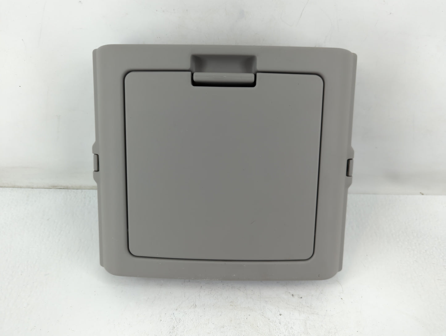 2005 Chevrolet Uplander Overhead Roof Console - Oemusedautoparts1.com