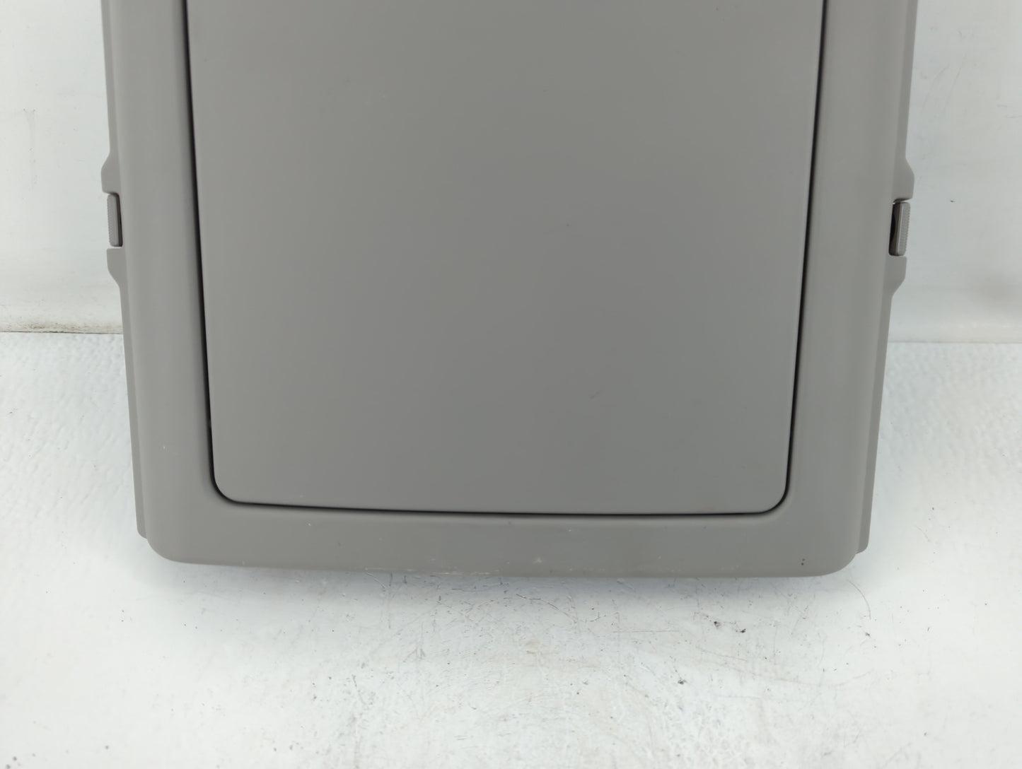 2005 Chevrolet Uplander Overhead Roof Console - Oemusedautoparts1.com