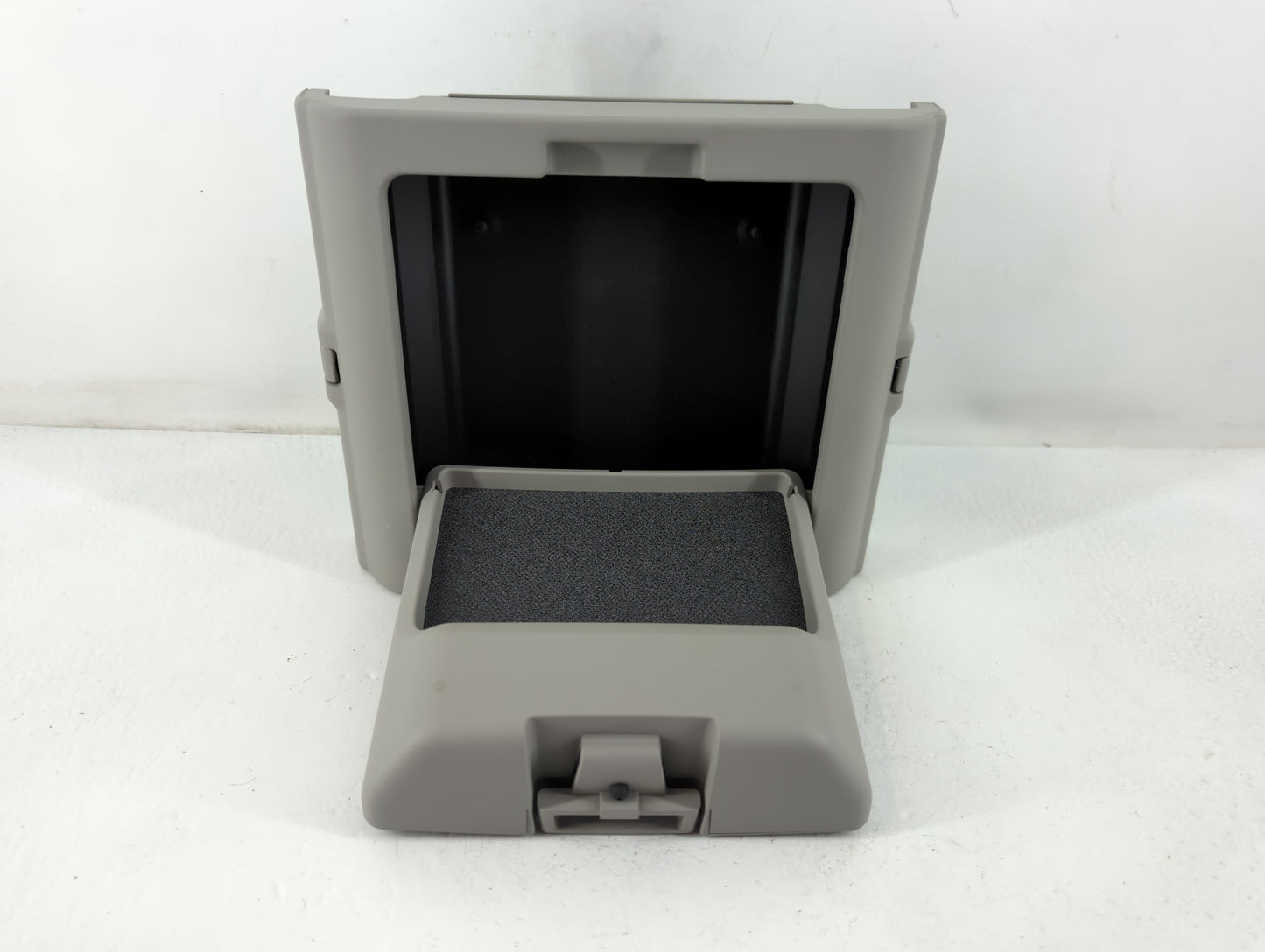 2005 Chevrolet Uplander Overhead Roof Console - Oemusedautoparts1.com
