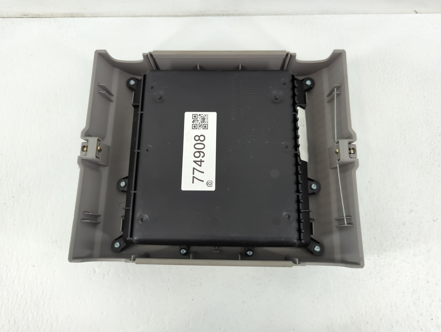 2005 Chevrolet Uplander Overhead Roof Console - Oemusedautoparts1.com