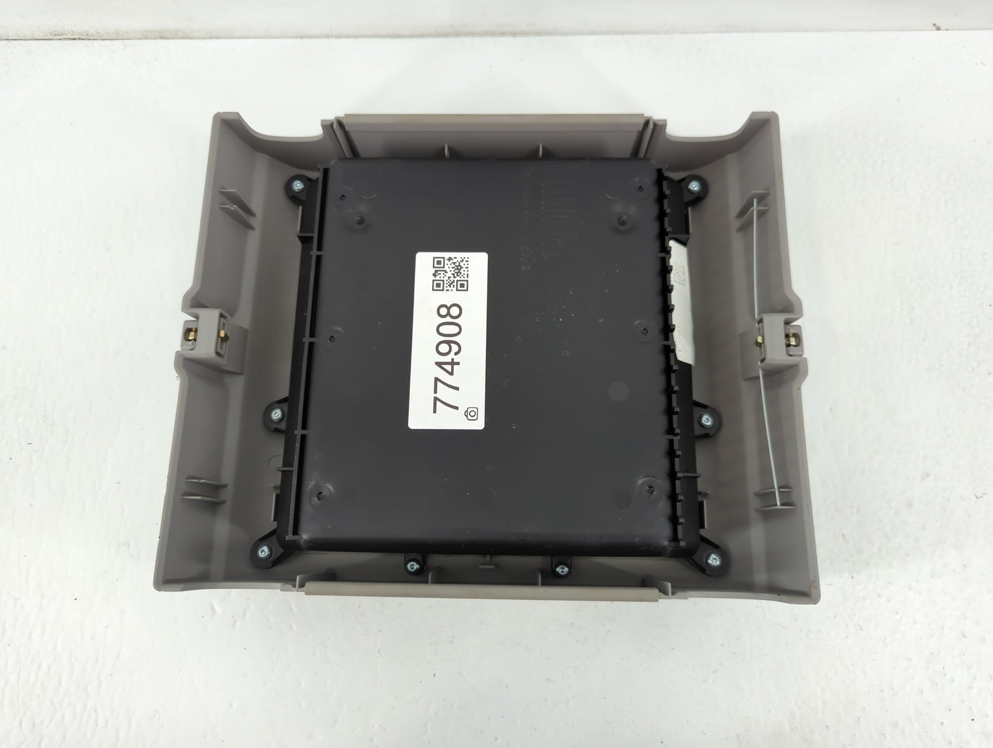 2005 Chevrolet Uplander Overhead Roof Console - Oemusedautoparts1.com