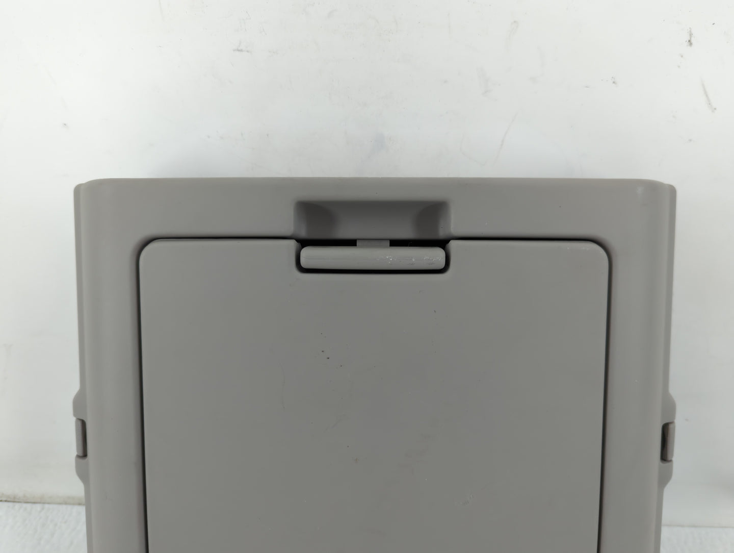 2005 Chevrolet Uplander Overhead Roof Console 774909 - Oemusedautoparts1.com