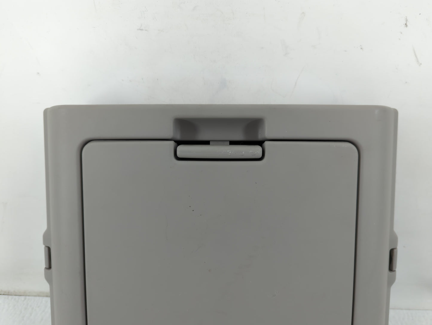 2005 Chevrolet Uplander Overhead Roof Console 774909 - Oemusedautoparts1.com