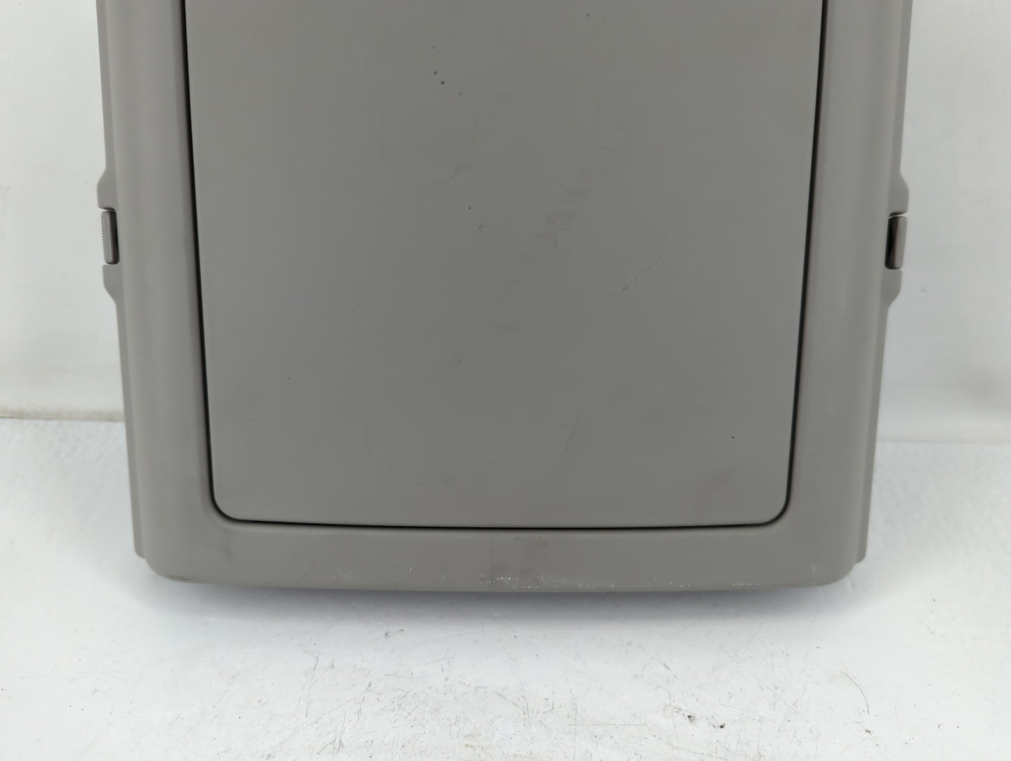 2005 Chevrolet Uplander Overhead Roof Console 774909 - Oemusedautoparts1.com