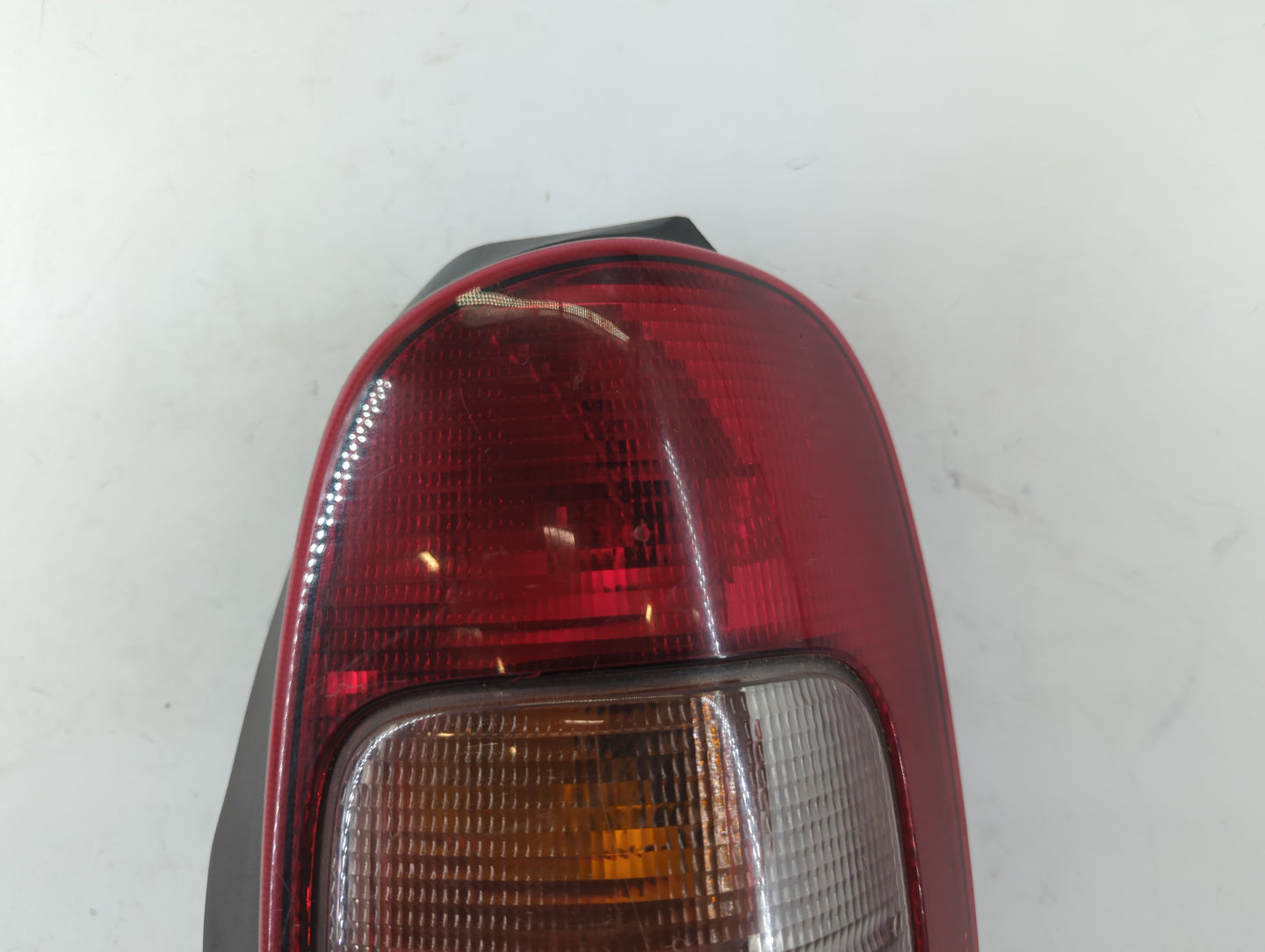 1997-2005 Chevrolet Venture Tail Light Assembly Passenger Right OEM P/N:10406612 Fits OEM Used Auto Parts - Oemusedautoparts