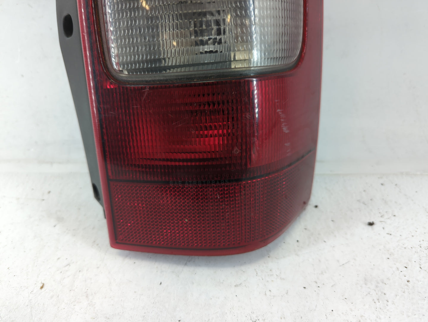 1997-2005 Chevrolet Venture Tail Light Assembly Passenger Right OEM P/N:10406612 Fits OEM Used Auto Parts - Oemusedautoparts