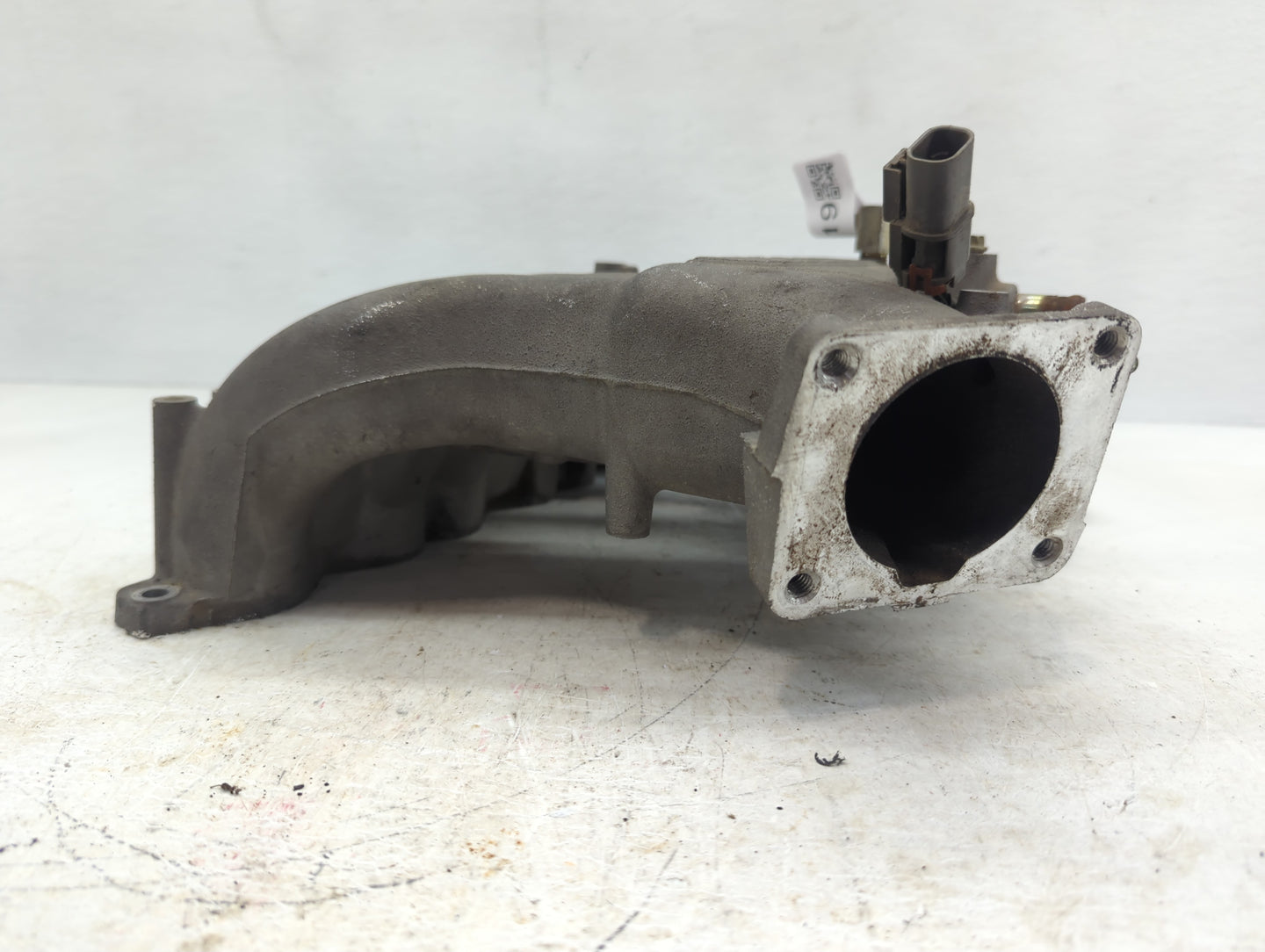 2005-2010 Chrysler 300 Air Intake Manifold P/N:B304001 Fits Fits 2005 2006 2007 2008 2009 2010 OEM Used Auto Parts - Oemused