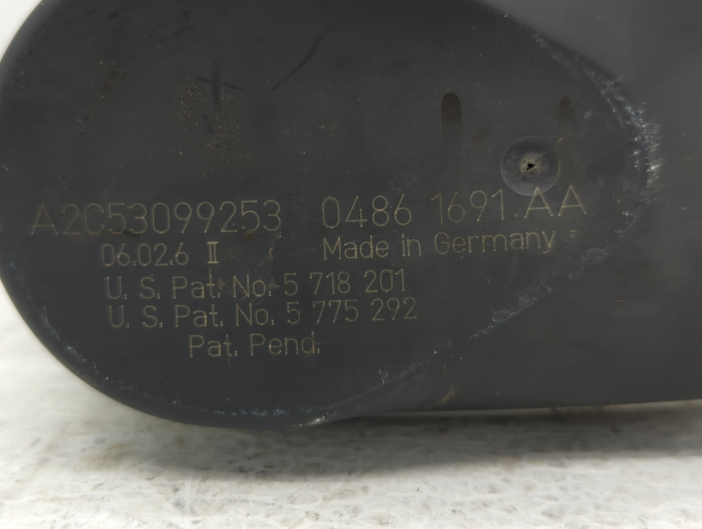 2005 Chrysler 300 Throttle Body P/N:5 718 201 04861691AA Fits OEM Used Auto Parts - Oemusedautoparts1.com