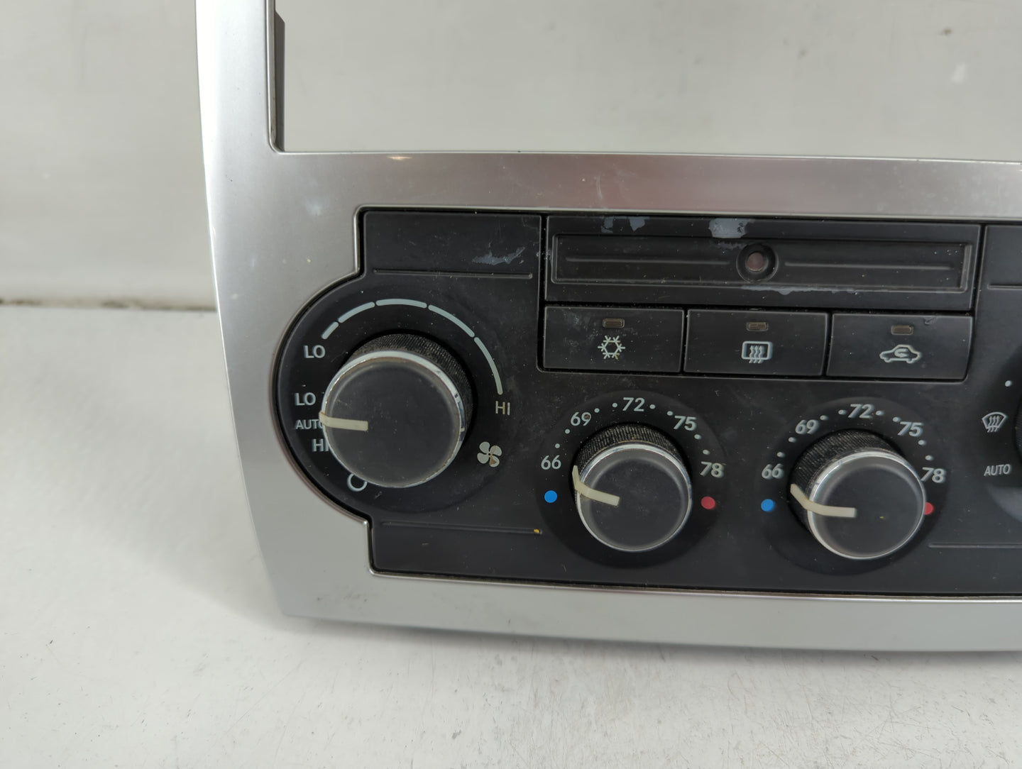 2005-2007 Chrysler 300 Climate Control Module Temperature AC/Heater Replacement P/N:P04596495AH Fits Fits 2005 2006 2007 OEM