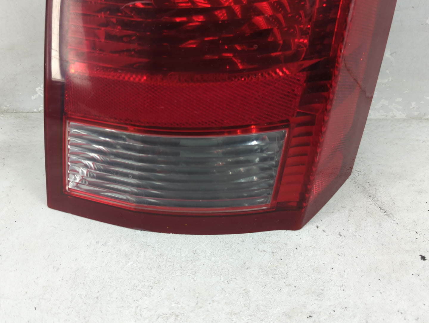 2005-2007 Chrysler 300 Tail Light Assembly Passenger Right OEM Fits Fits 2005 2006 2007 OEM Used Auto Parts - Oemusedautopar