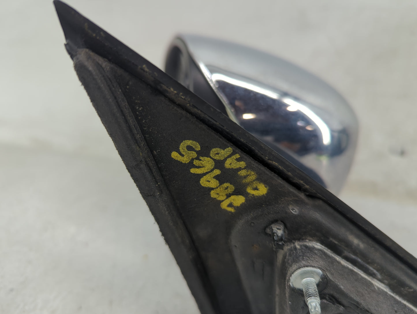 2005-2010 Chrysler 300 Driver Side View Mirror - Left Door Mirror OEM Used - Oemusedautoparts1.com