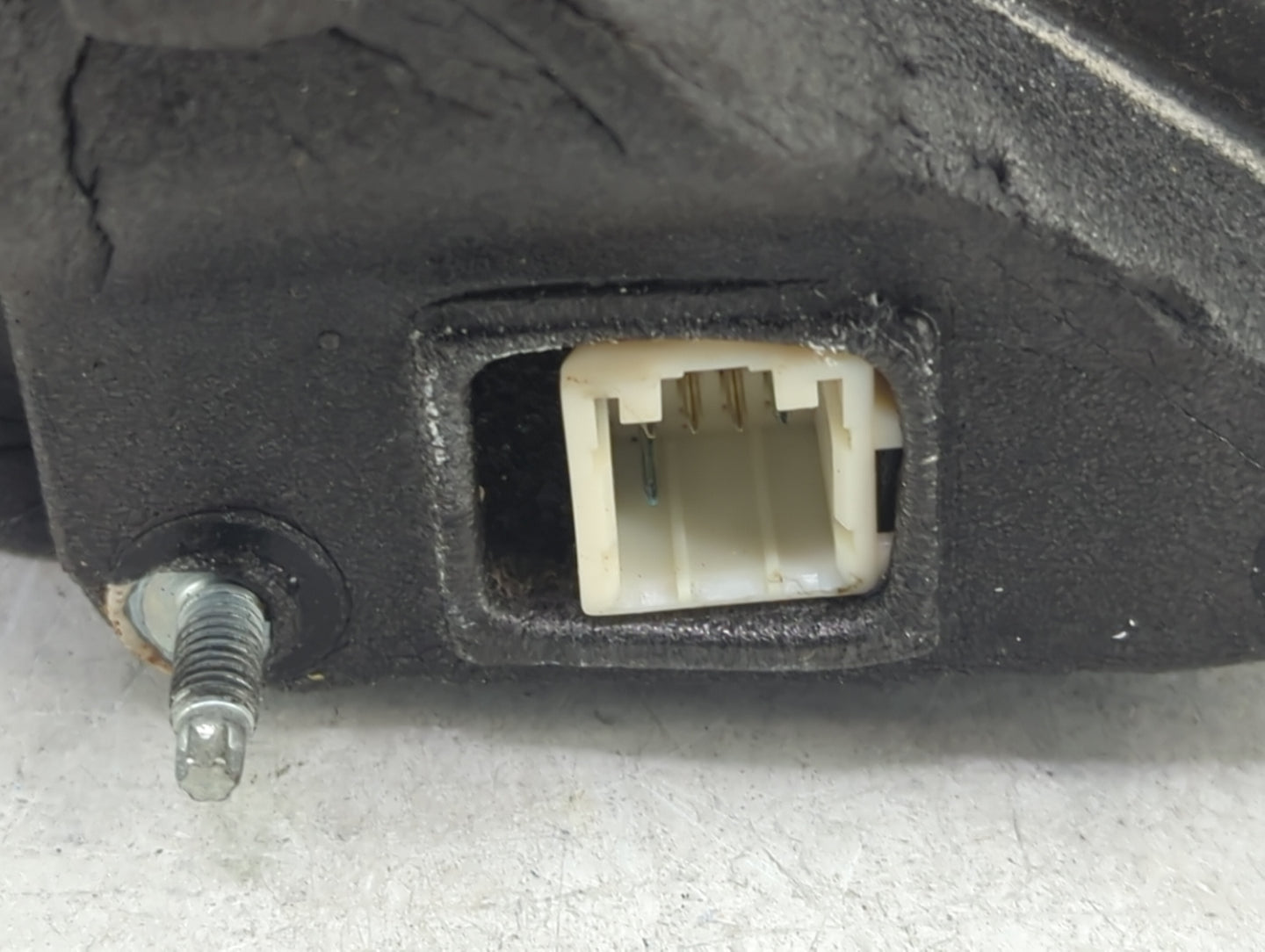 2005-2010 Chrysler 300 Driver Side View Mirror - Left Door Mirror OEM Used - Oemusedautoparts1.com