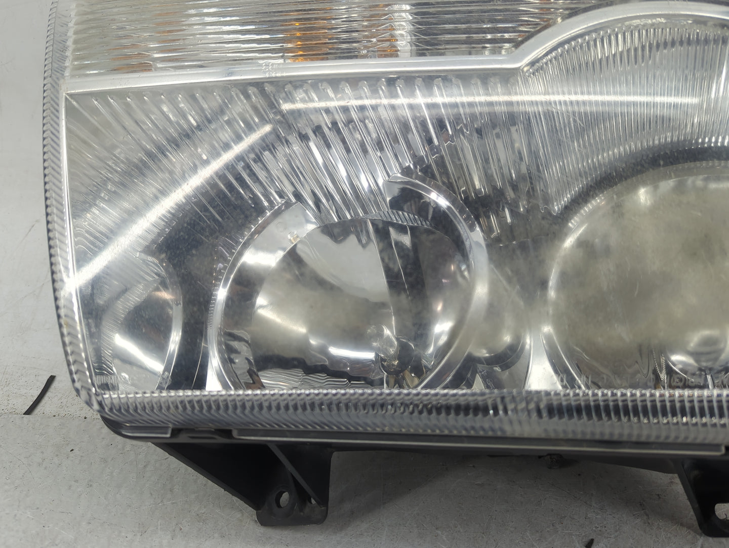 2005-2007 Chrysler 300 Passenger Right Oem Head Light Headlight Lamp - Oemusedautoparts1.com