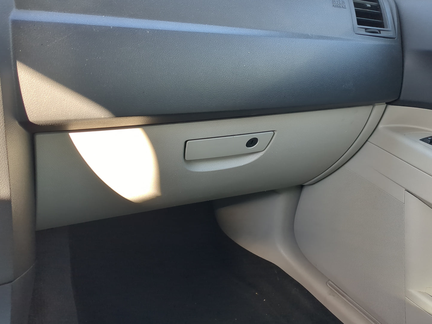 2005 Chrysler 300 Passenger Glove Box Door Storage Compartment - Oemusedautoparts1.com