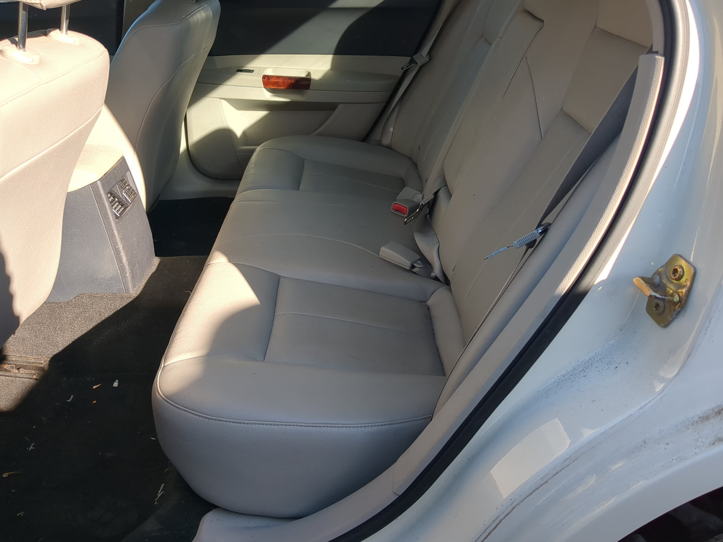 2005 Chrysler 300 Rear Seat Oem - Oemusedautoparts1.com