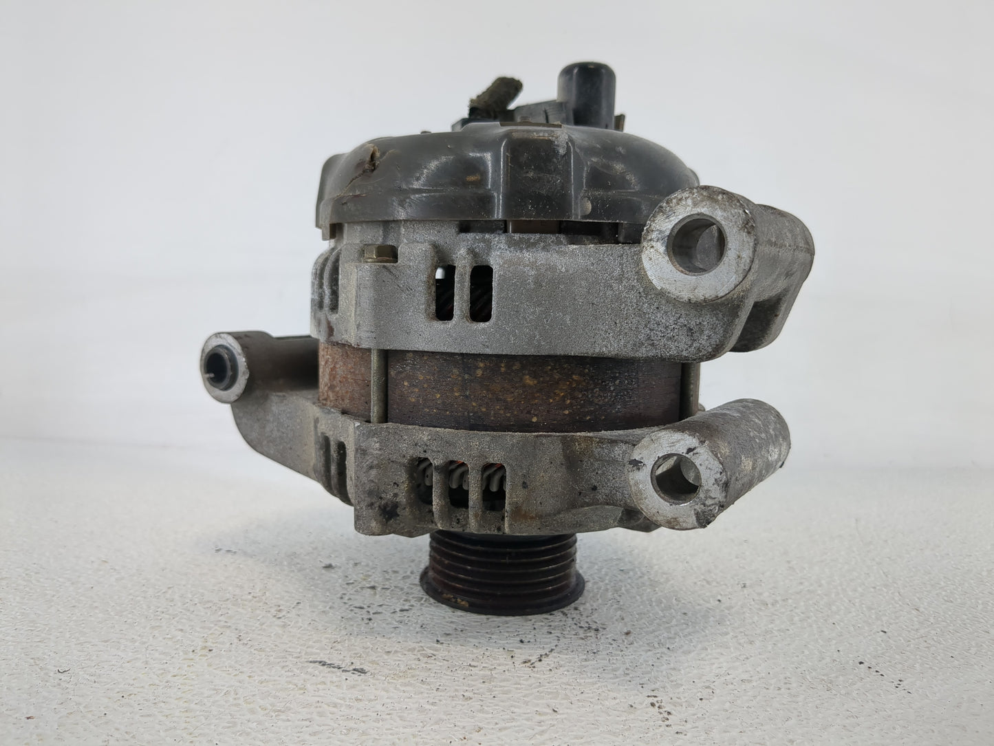 2005-2006 Chrysler 300 Alternator Replacement Generator Charging Assembly Engine OEM P/N:04896805AA Fits Fits 2005 2006 OEM 