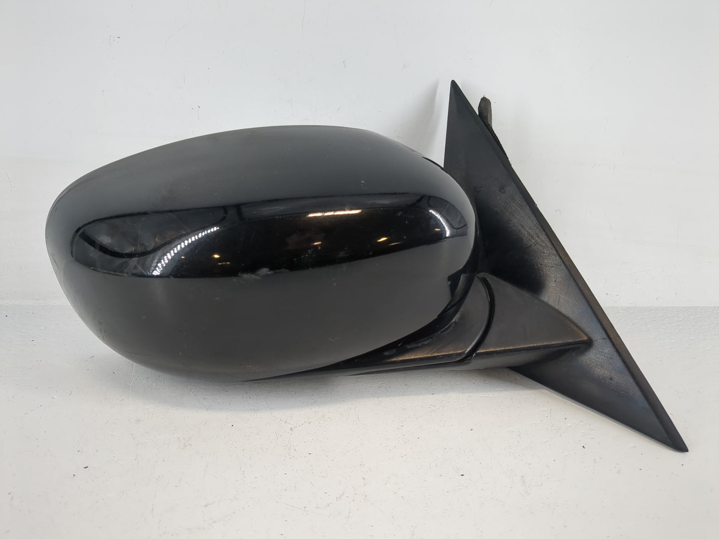2005 Chrysler 300 Radio AM FM Cd Player Receiver Replacement Fits OEM Used Auto Parts - Oemusedautoparts1.com