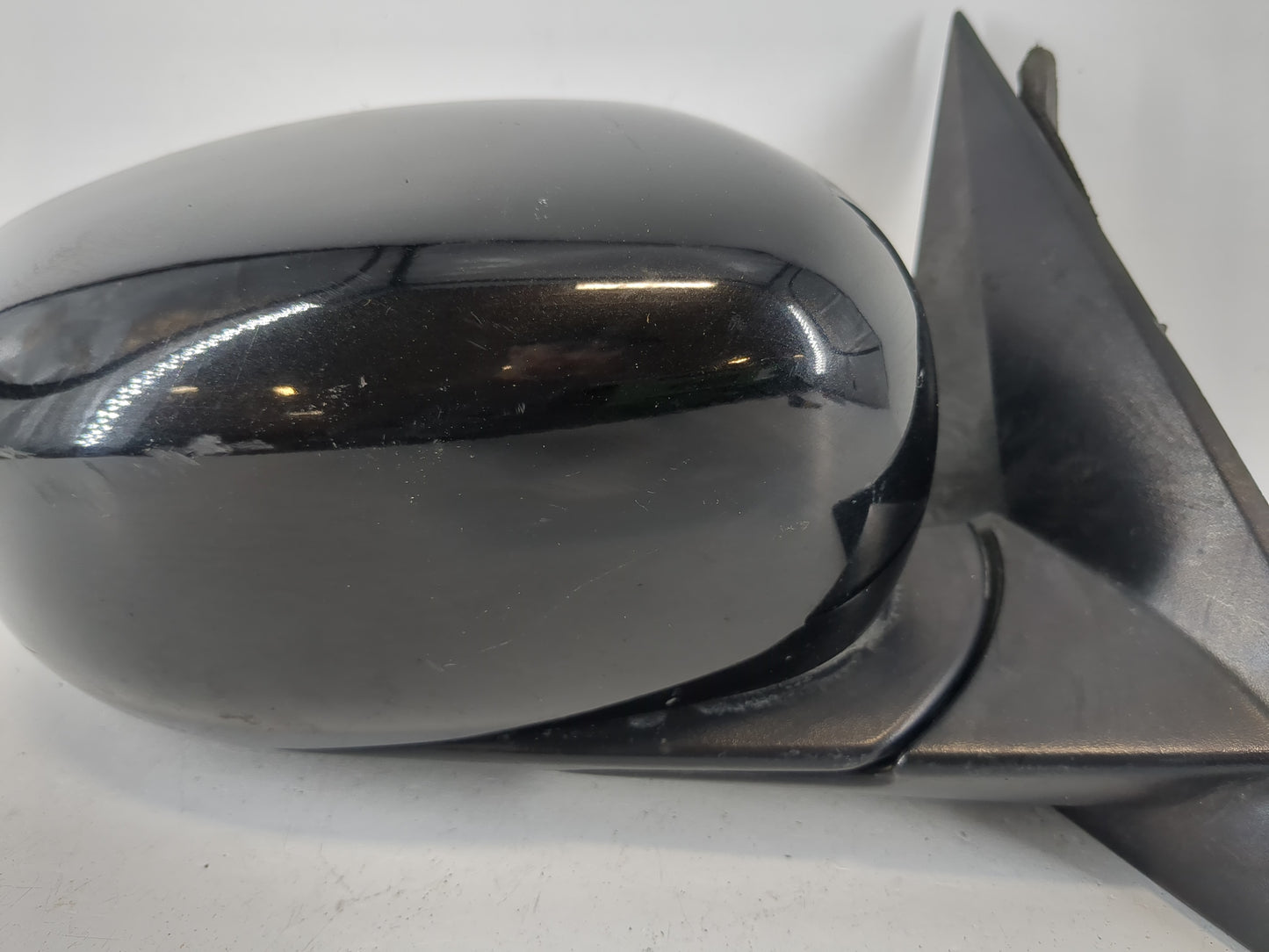 2005 Chrysler 300 Radio AM FM Cd Player Receiver Replacement Fits OEM Used Auto Parts - Oemusedautoparts1.com