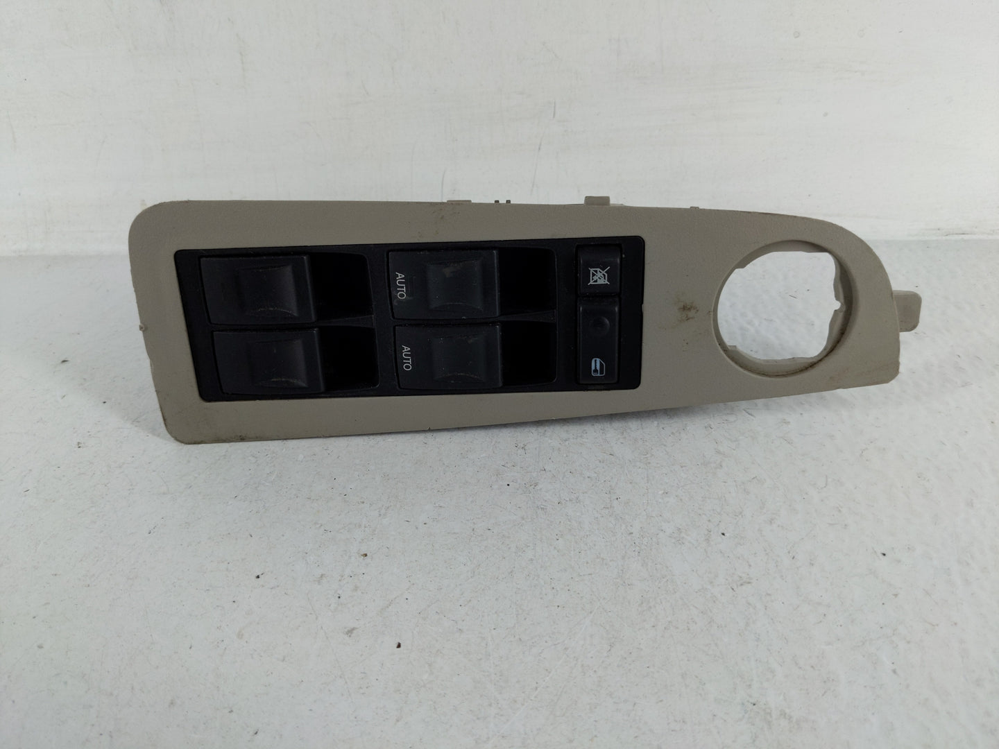2005 Chrysler 300 Master Power Window Switch Replacement Driver Side Left P/N:04602343AF Fits OEM Used Auto Parts - Oemuseda