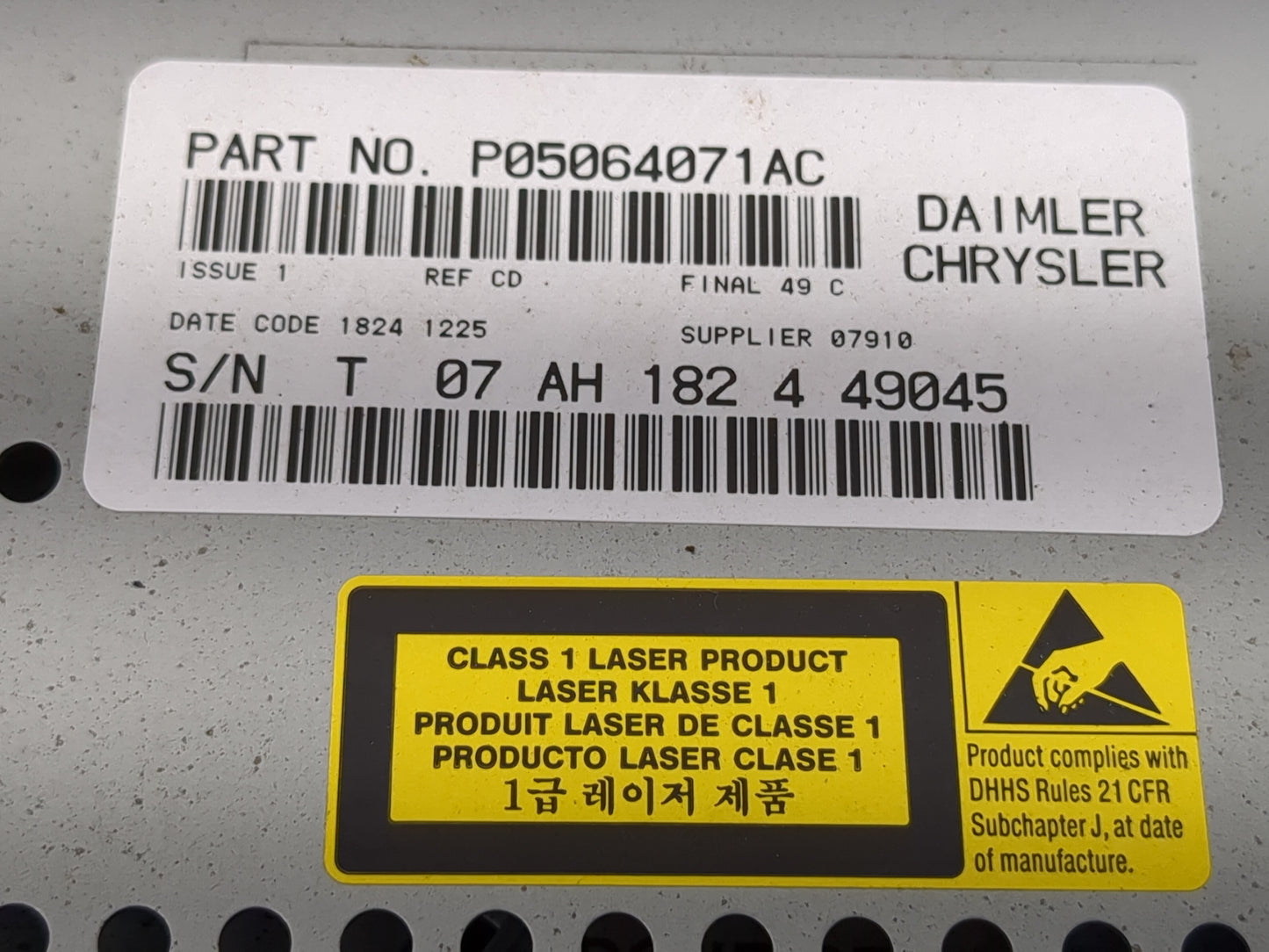 2005-2007 Chrysler 300 Radio AM FM Cd Player Receiver Replacement P/N:P05064071AC Fits Fits 2005 2006 2007 2008 2009 OEM Use