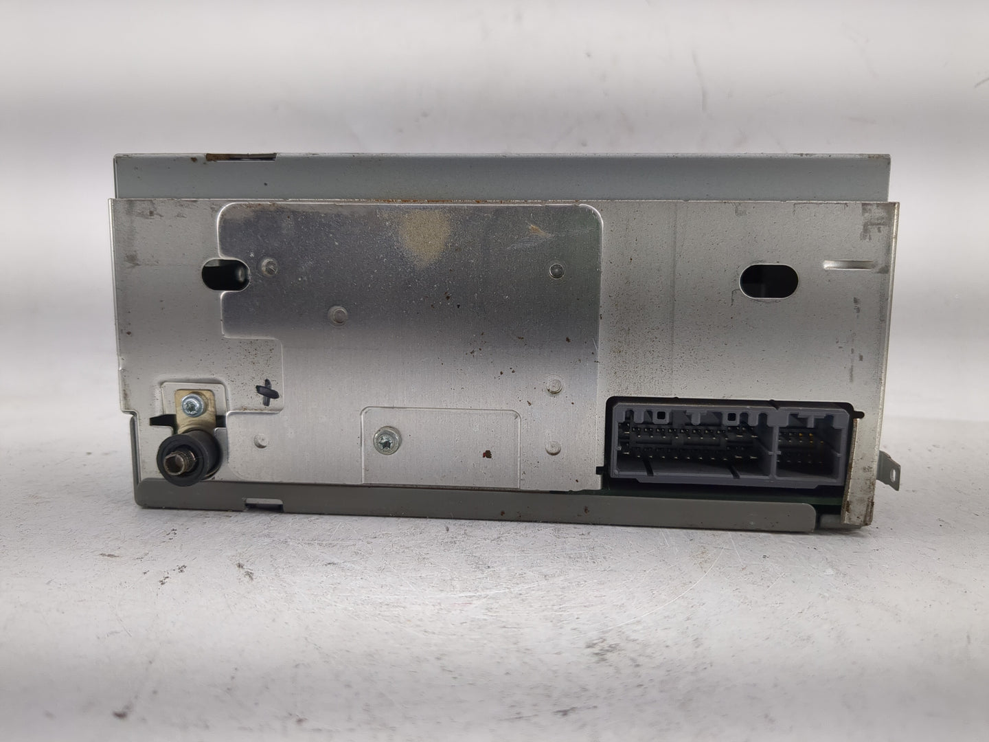 2005-2007 Chrysler 300 Radio AM FM Cd Player Receiver Replacement P/N:P05064071AC Fits Fits 2005 2006 2007 2008 2009 OEM Use