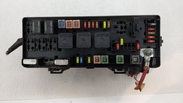 2005 Chrysler 300 Fusebox Fuse Box Panel Relay Module Fits OEM Used Auto Parts - Oemusedautoparts1.com