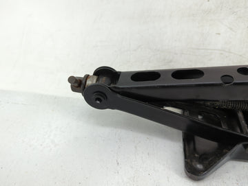 2005 Chrysler 300 Spare Scissor Car Jack