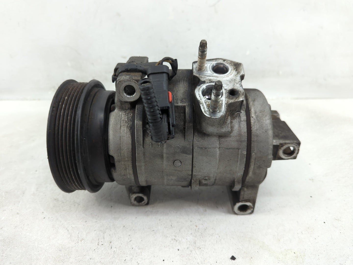 2005-2010 Chrysler 300 Air Conditioning A/c Ac Compressor Oem - Oemusedautoparts1.com