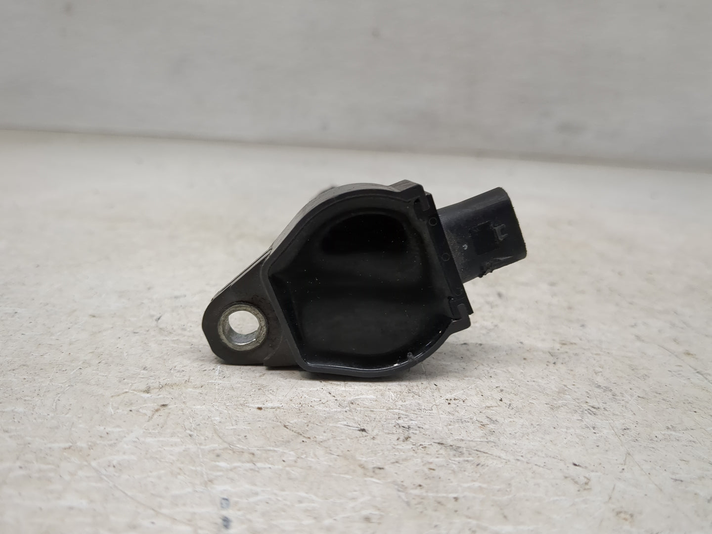 2005-2005 Chrysler 300 Ignition Coil Igniter Pack - Oemusedautoparts1.com