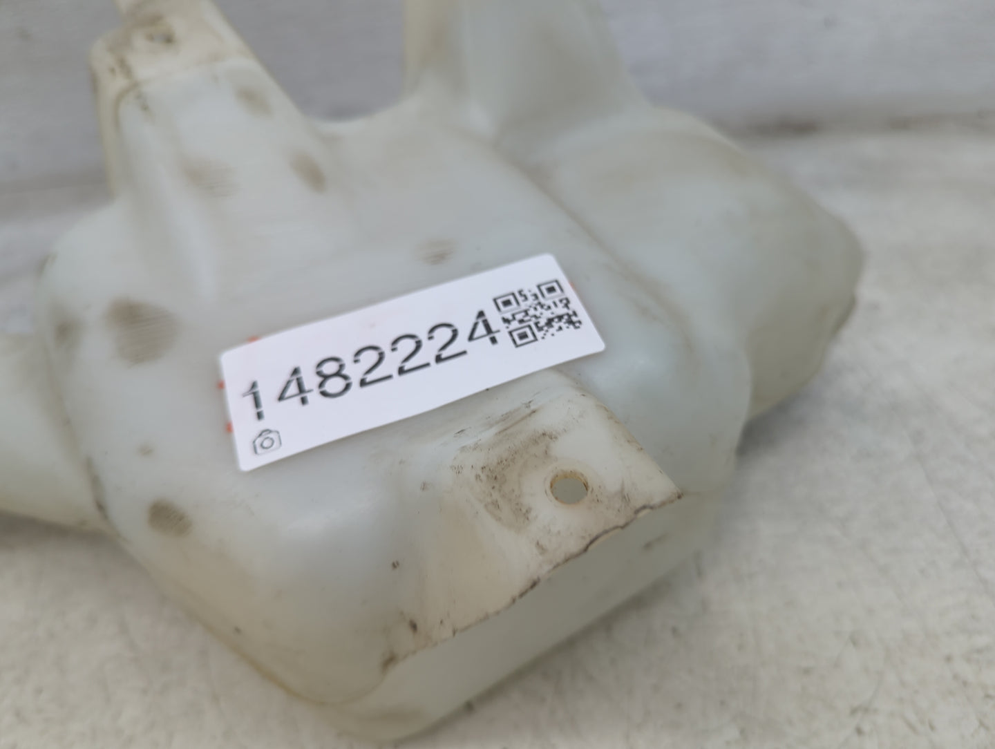2005-2005 Chrysler 300 Windshield Washer Fluid Reservoir Bottle 1482224 - Oemusedautoparts1.com