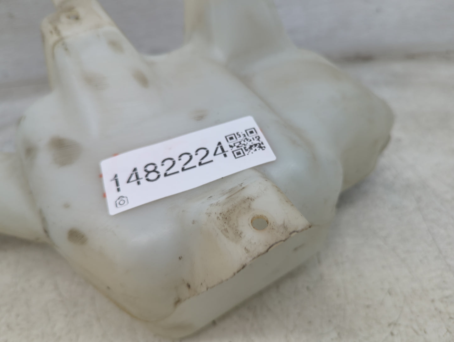 2005-2005 Chrysler 300 Windshield Washer Fluid Reservoir Bottle 1482224 - Oemusedautoparts1.com