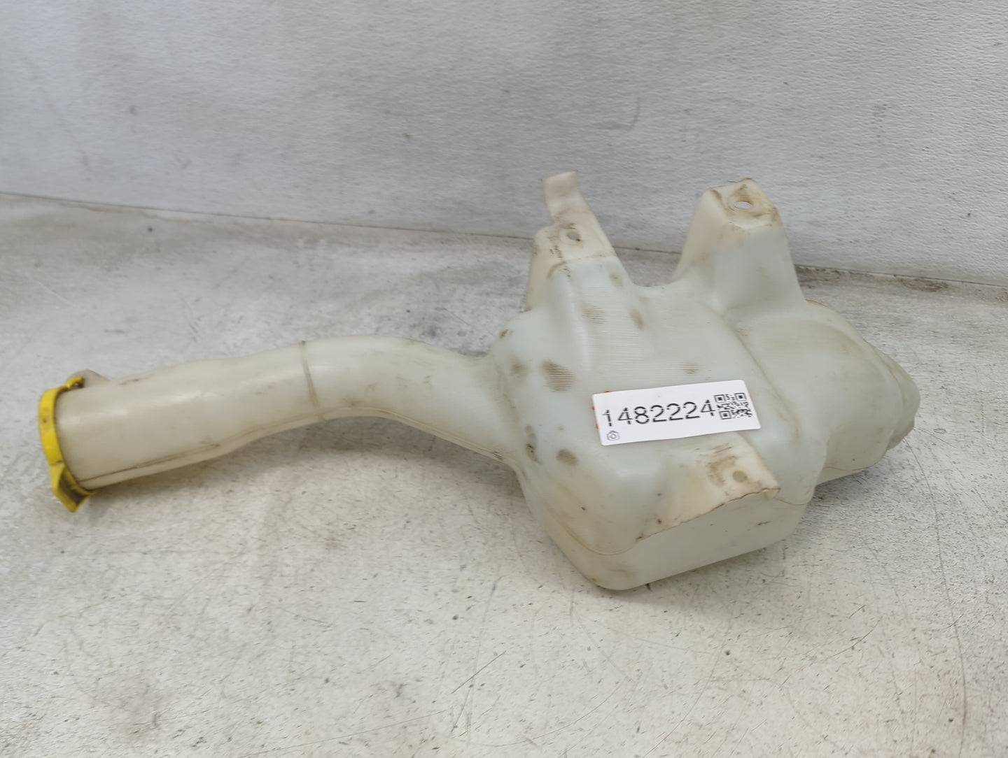 2005-2005 Chrysler 300 Windshield Washer Fluid Reservoir Bottle 1482224 - Oemusedautoparts1.com