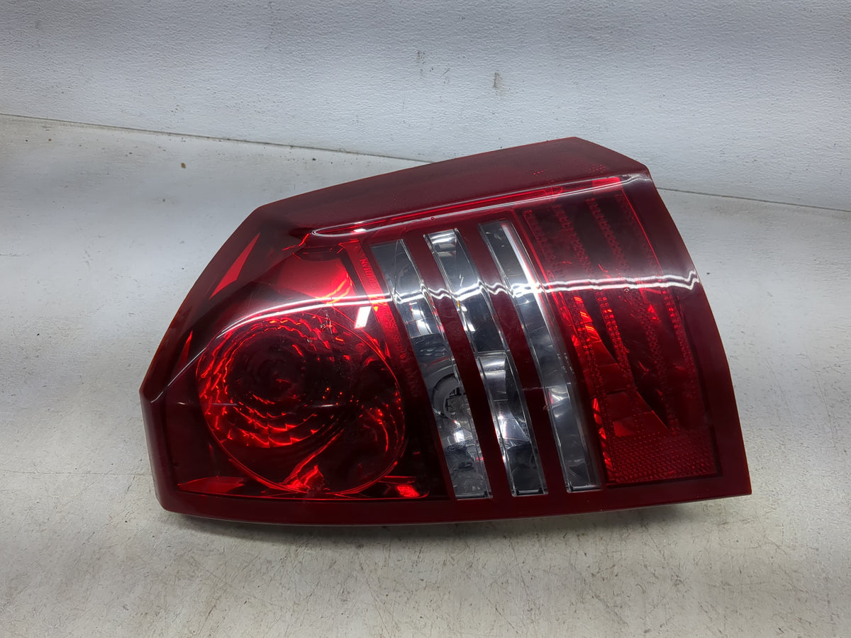 2005-2007 Chrysler 300 Tail Light Assembly Passenger Right OEM Fits Fits 2005 2006 2007 OEM Used Auto Parts - Oemusedautopar