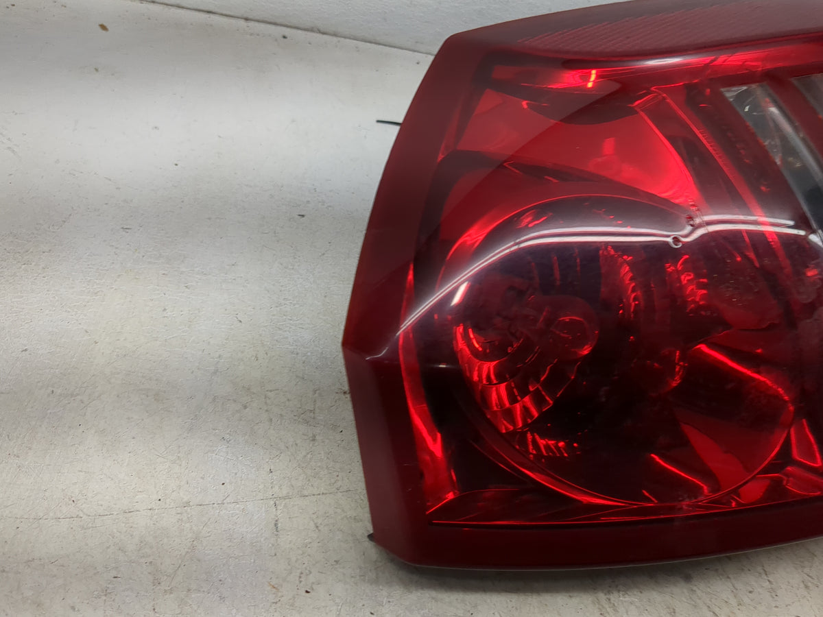 2005-2007 Chrysler 300 Tail Light Assembly Passenger Right OEM Fits Fits 2005 2006 2007 OEM Used Auto Parts - Oemusedautopar