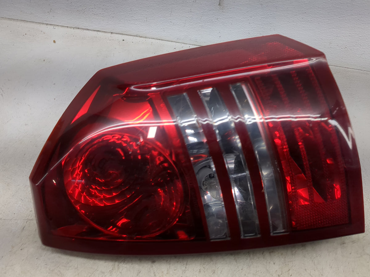 2005-2007 Chrysler 300 Tail Light Assembly Passenger Right OEM Fits Fits 2005 2006 2007 OEM Used Auto Parts - Oemusedautopar